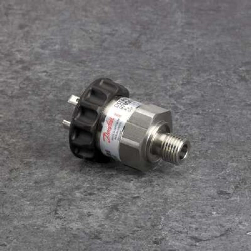 DANFOSS  078G5011 — Преобразователь (датчик) давления DST P40I, 0-100 бар, выходной сигнал 4-20 мА, присоединение по давлению G1/2, IP 65 